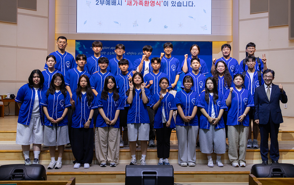 2P8A0015-2.jpg : 고등부 해외봉사팀 파송