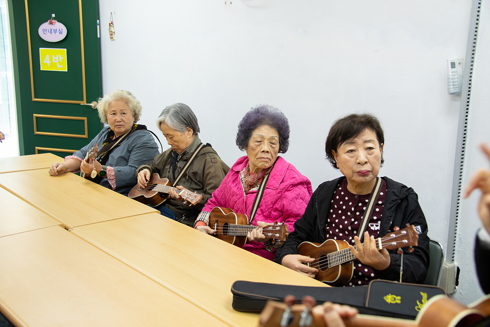 우크렐레 (1).jpg