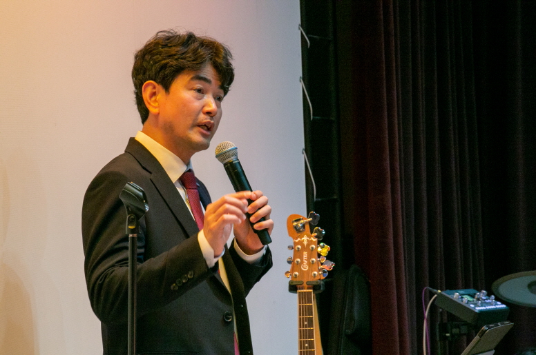 일괄편집_KakaoTalk_20230414_103922966_21.jpg : 1청년부 예배모습입니다!!