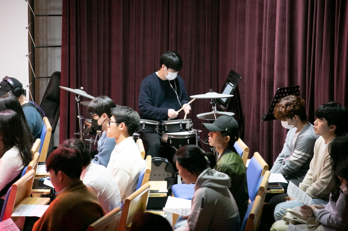 일괄편집_KakaoTalk_20230414_103922966_06.jpg : 1청년부 예배모습입니다!!