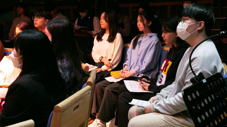 일괄편집_KakaoTalk_20230414_103922966_25.jpg : 1청년부 예배모습입니다!!