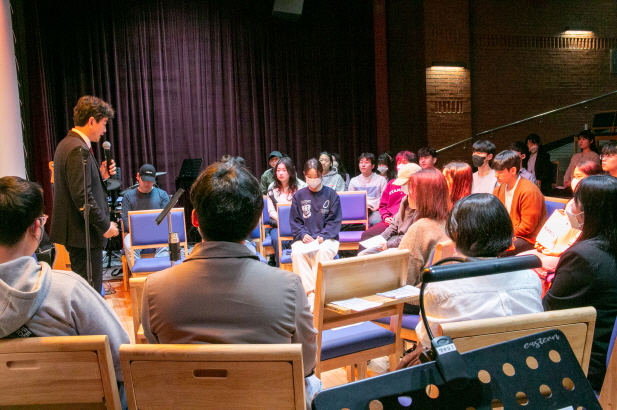 일괄편집_KakaoTalk_20230414_103922966_24.jpg : 1청년부 예배모습입니다!!