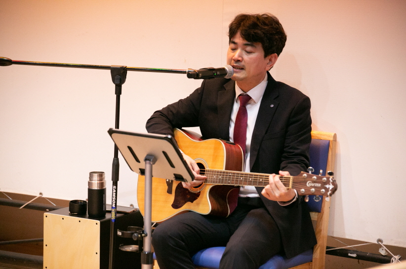 일괄편집_KakaoTalk_20230414_103922966_01.jpg : 1청년부 예배모습입니다!!