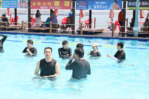일괄편집_IMG_0215.JPG : 1청년부 여름수련회 6 - 야외활동(물놀이, 실내클라이밍, 오름산책)