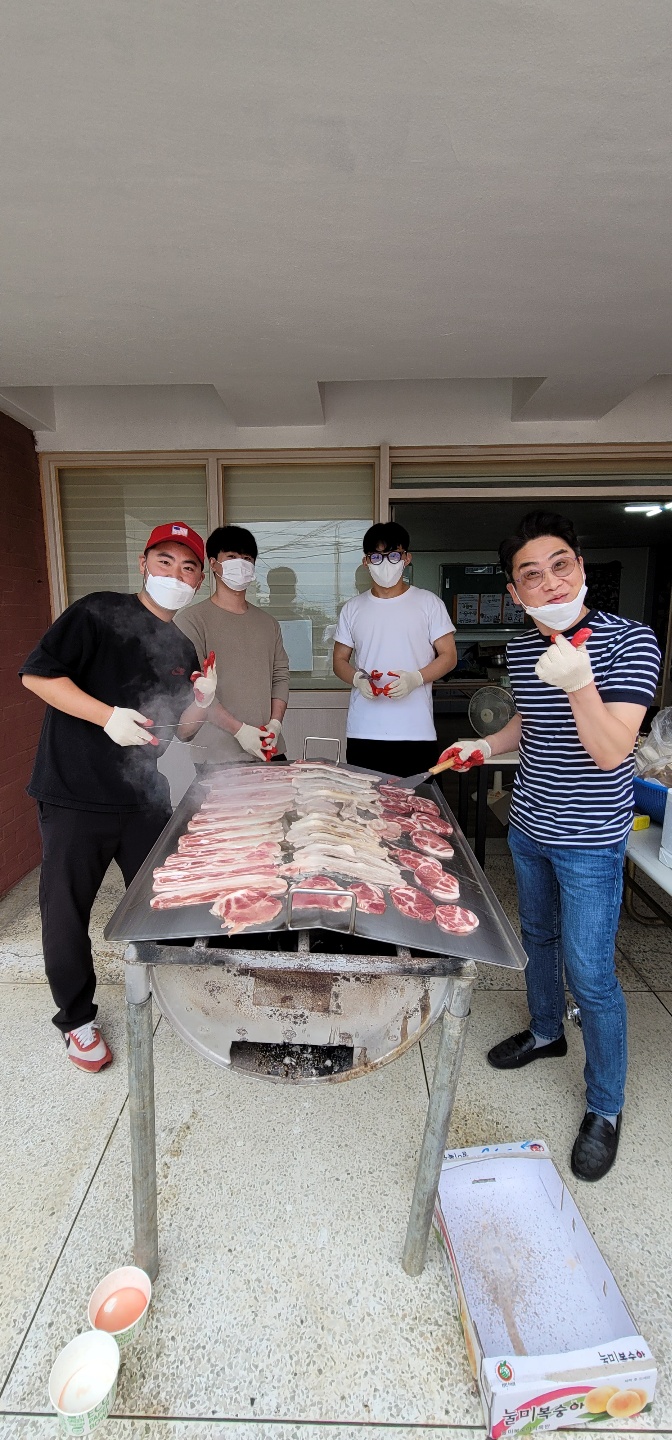 KakaoTalk_20221013_152005033_07.jpg : 1/2청년부 연합친교대회 (야외바베큐) 잘 마쳤습니다.