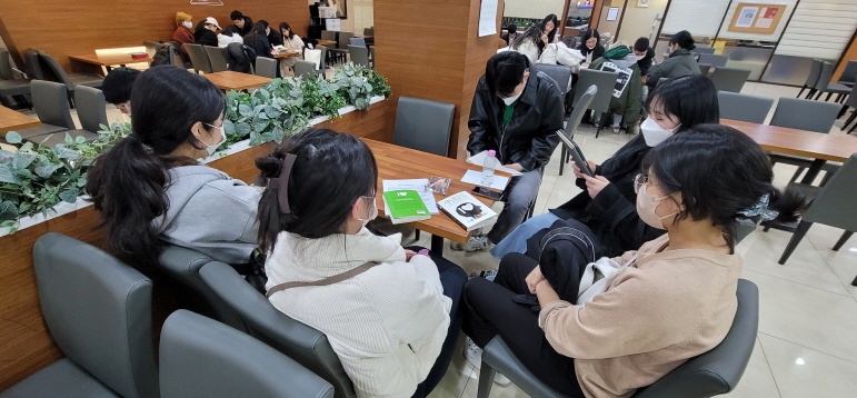 일괄편집_KakaoTalk_20230323_162812325_08.jpg : 1청년부 독서나눔 첫모임했습니다^^