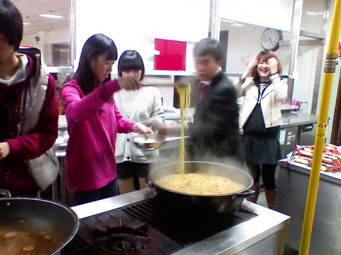 cha100228_008.jpg