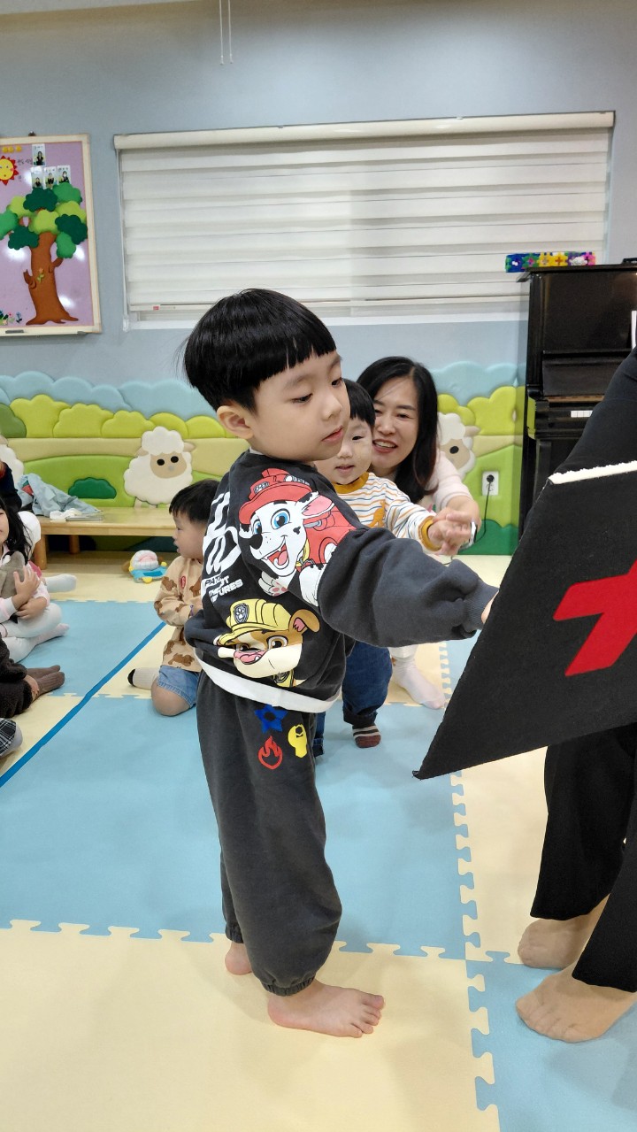 2025년 부산중앙교회 영아부_사진_20251028_27.jpg : 10월26일 주일 영아부 예배