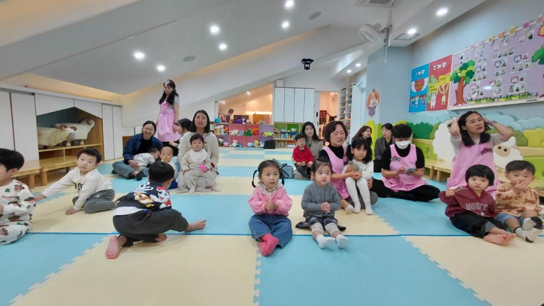 2025년 부산중앙교회 영아부_사진_20251028_11.jpg : 10월26일 주일 영아부 예배