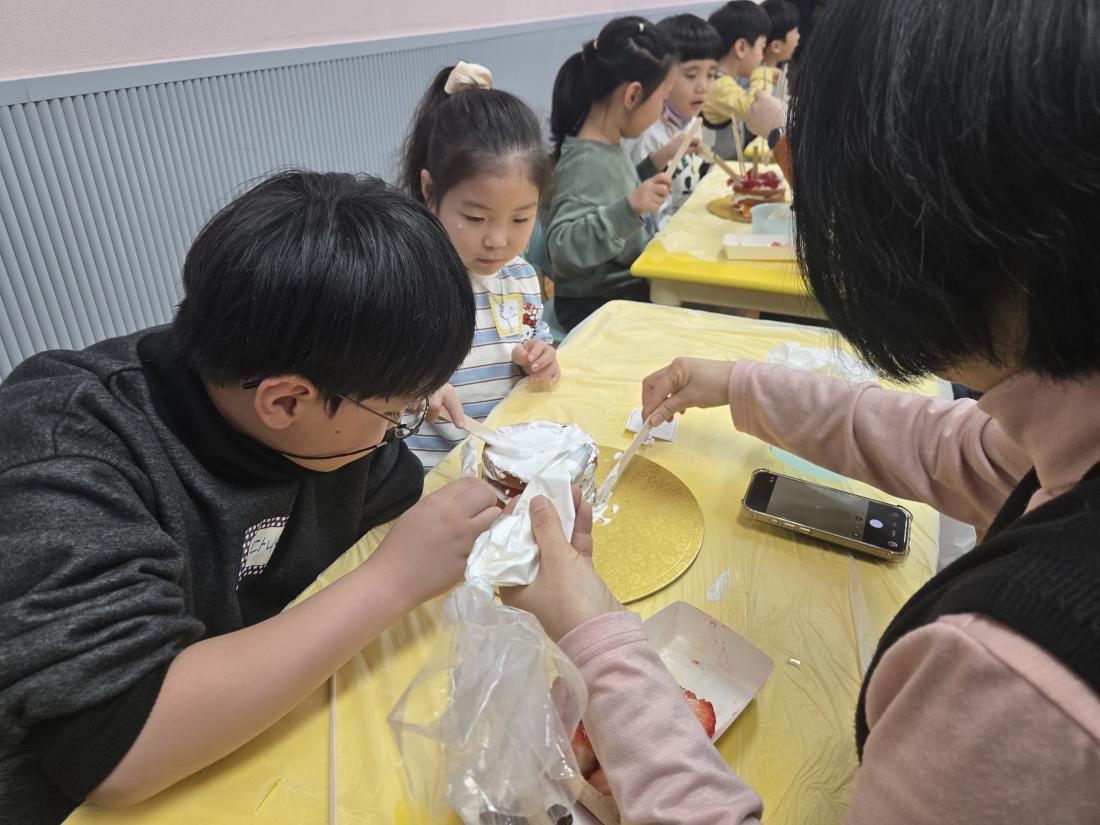 KakaoTalk_20260225_092303546_23.jpg : 유년부 겨울성경학교 첫째날입니다^^