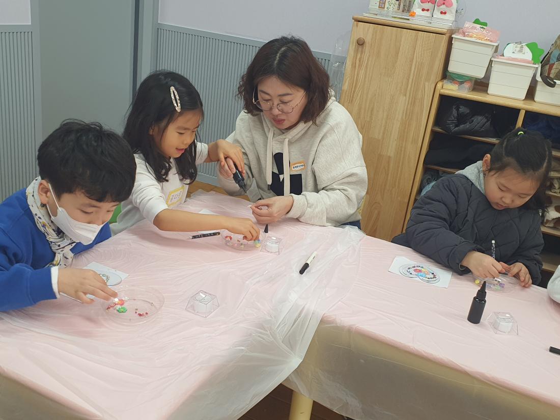 KakaoTalk_20260225_091029137_15.jpg : 유년부 겨울성경학교 첫째날입니다^^