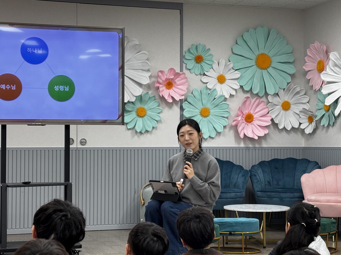 KakaoTalk_20260225_092746368_13.jpg : 유년부 겨울성경학교 첫째날입니다^^