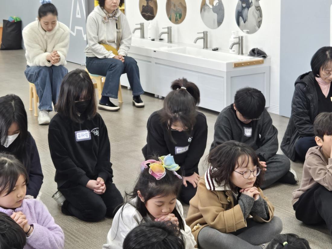 KakaoTalk_20260225_092746368_09.jpg : 유년부 겨울성경학교 첫째날입니다^^