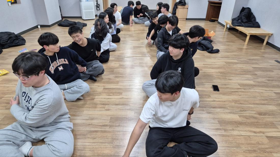 KakaoTalk_20250212_204445174_02.jpg : 2월 7-8일 고등부 깜짝수련회 사진입니다~
