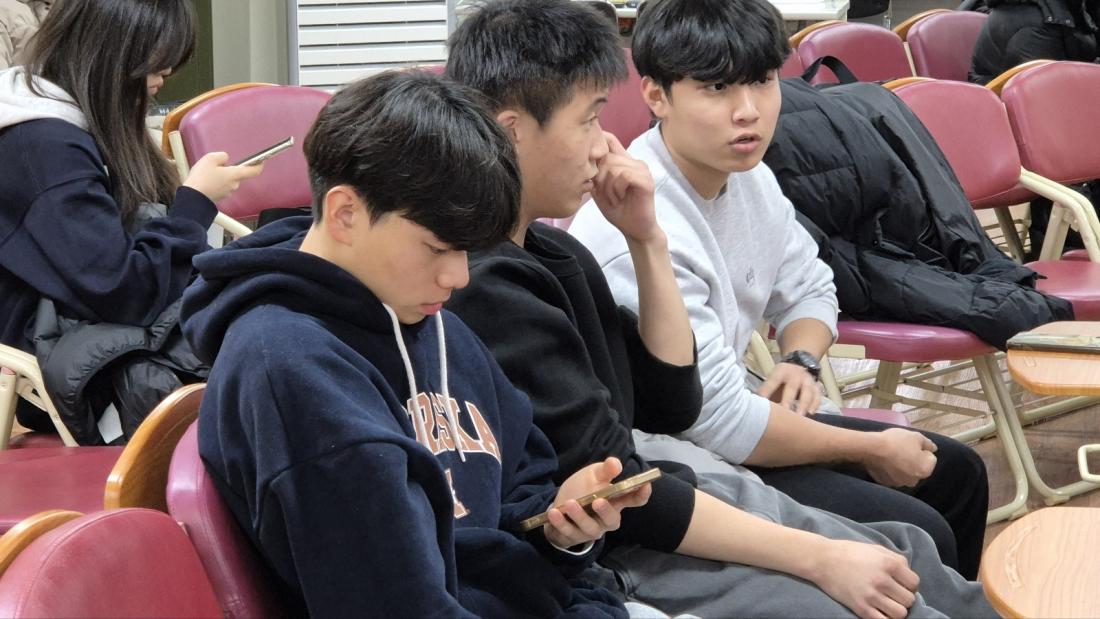 KakaoTalk_20250212_204232109_01.jpg : 2월 7-8일 고등부 깜짝수련회 사진입니다~