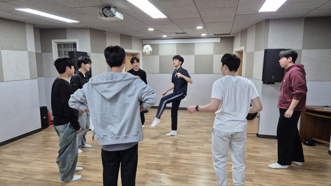KakaoTalk_20250212_204232109_24.jpg : 2월 7-8일 고등부 깜짝수련회 사진입니다~