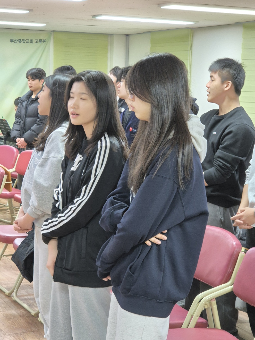 KakaoTalk_20250212_204232109_18.jpg : 2월 7-8일 고등부 깜짝수련회 사진입니다~