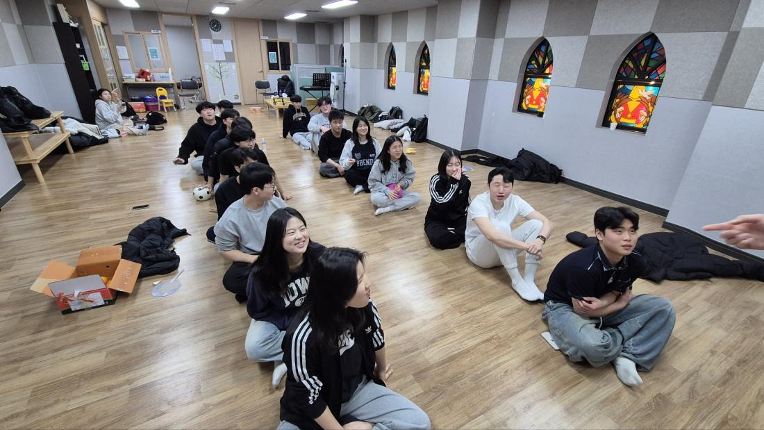 KakaoTalk_20250212_204445174_01.jpg : 2월 7-8일 고등부 깜짝수련회 사진입니다~