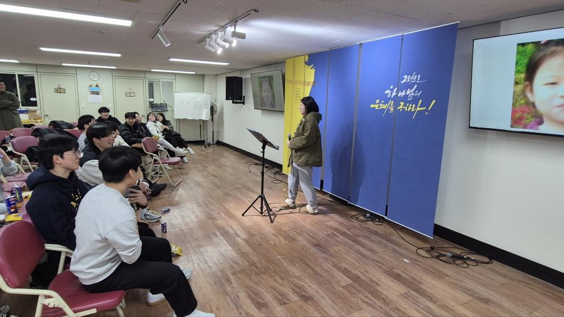 KakaoTalk_20250212_204232109_22.jpg : 2월 7-8일 고등부 깜짝수련회 사진입니다~