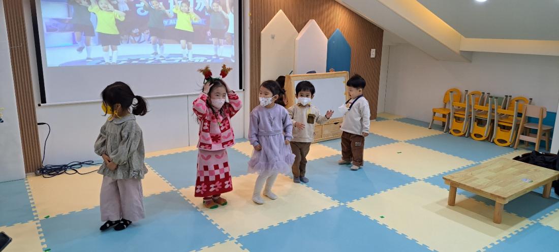 1671076286733-10.jpg : 영아부예배(2022.12.11.주일)