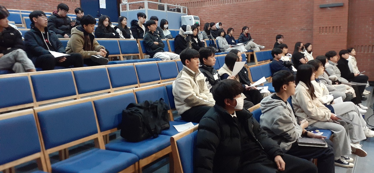 KakaoTalk_20240222_022632438_13.jpg : 고등부 겨울수련회 2일차 토요일 사진입니다. KakaoTalk_20240222_022632438_13.jpg : 고등부 겨울수련회 2일차 토요일 사진입니다.