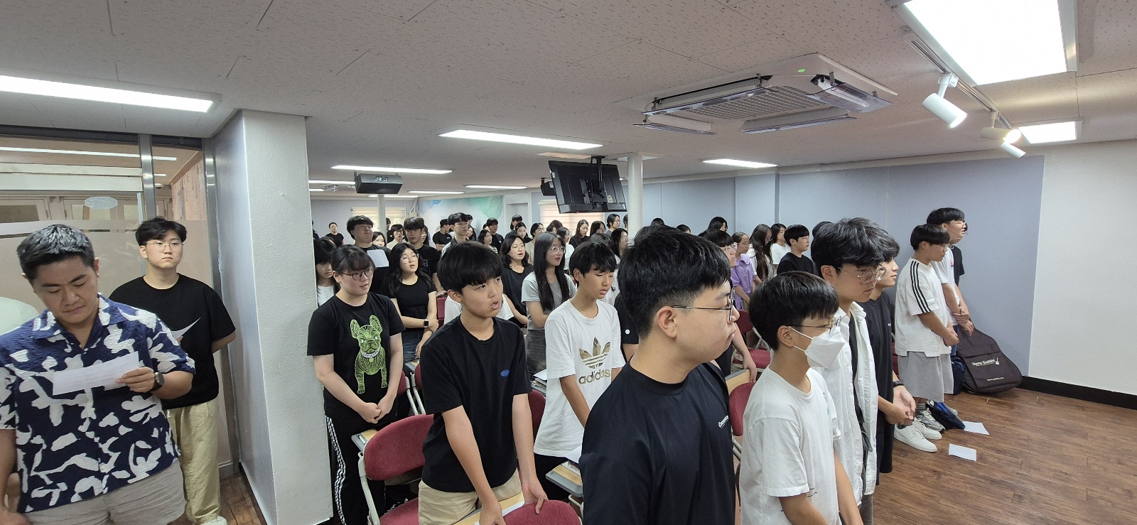 KakaoTalk_20240905_002957352_10.jpg : 9월 1일 고등부 예배 사진입니다