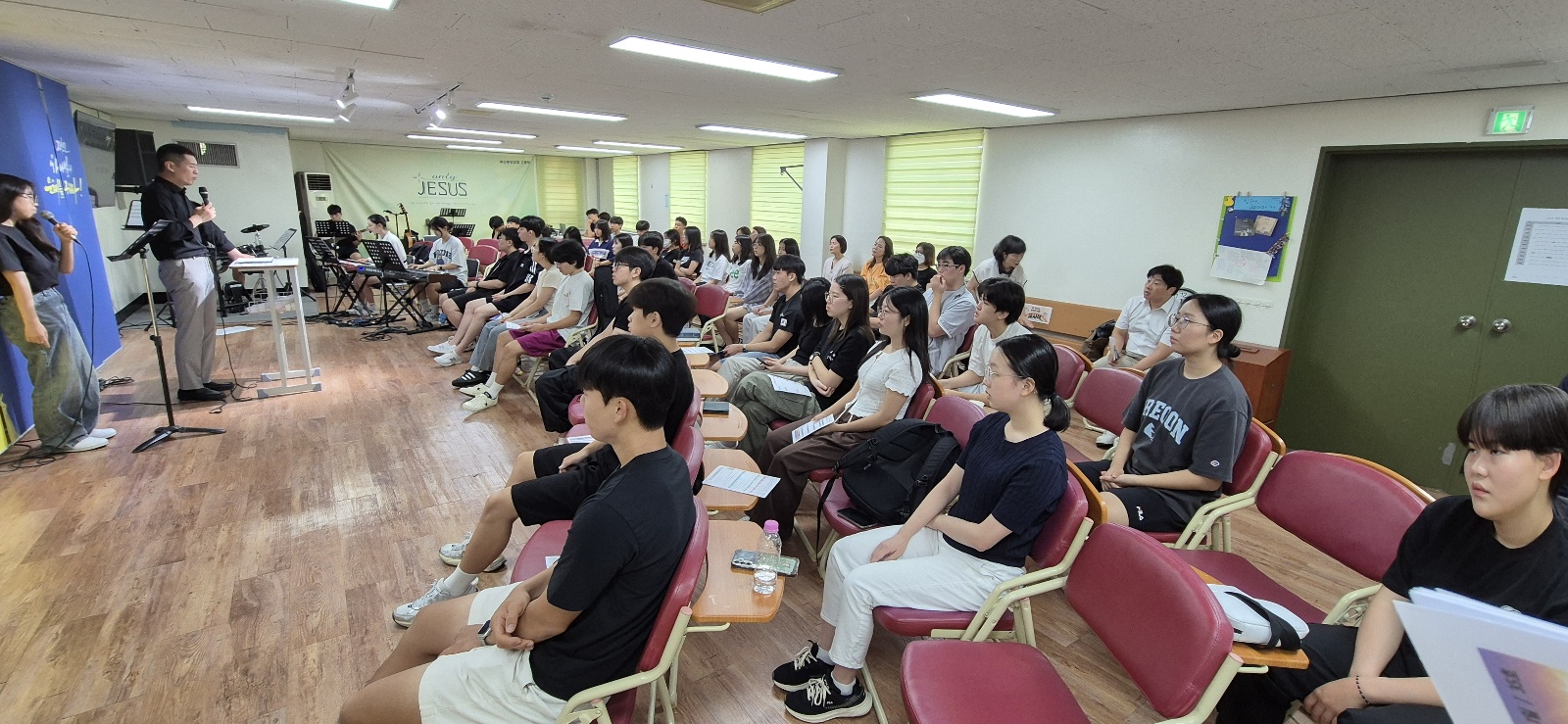 KakaoTalk_20240905_002957352_05.jpg : 9월 1일 고등부 예배 사진입니다