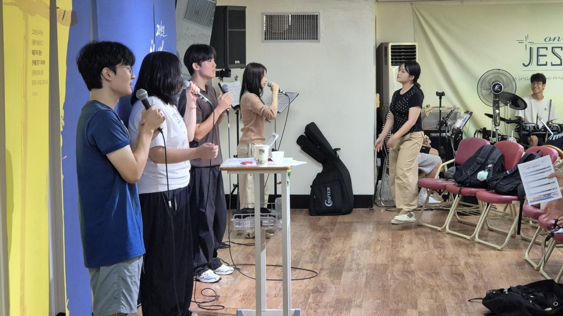 KakaoTalk_20250906_160106122.jpg : 8월 31일 고등부 예배 사진입니다~