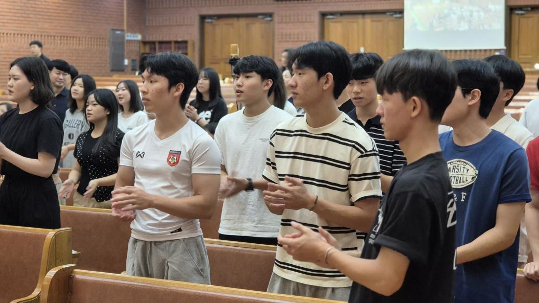 KakaoTalk_20250906_160106122_10.jpg : 8월 31일 고등부 예배 사진입니다~