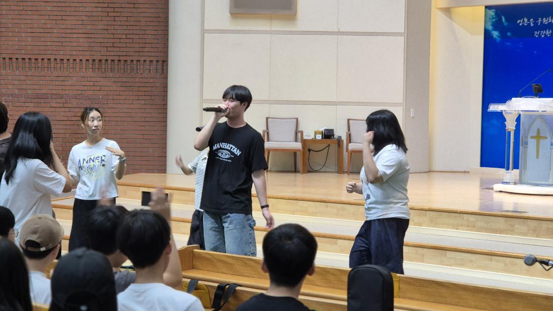 KakaoTalk_20250906_160106122_09.jpg : 8월 31일 고등부 예배 사진입니다~
