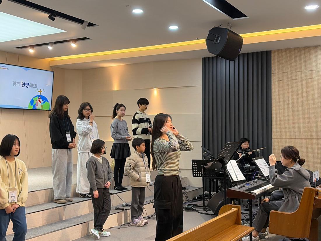 IMG_2819.jpeg : ⭐️26.03.15초등부예배⭐️ 세상에서 빛나는 하나님의 백성!