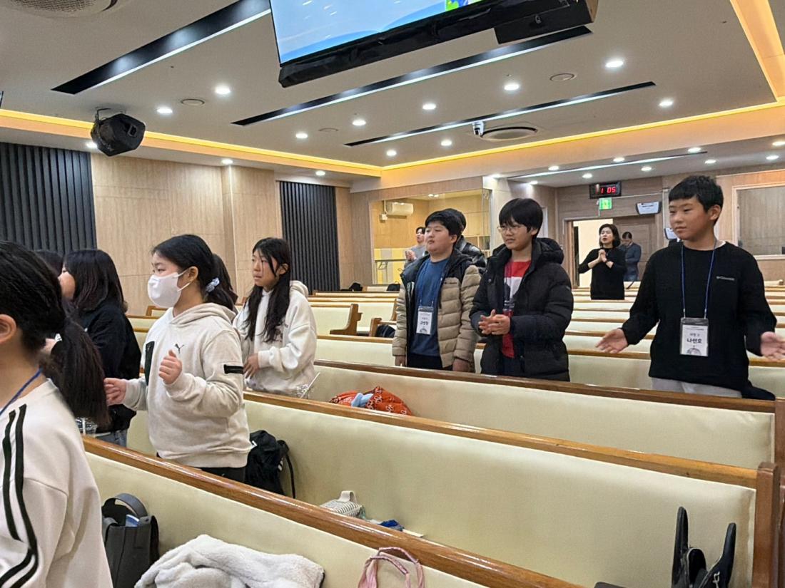 IMG_2846.jpeg : ⭐️26.03.15초등부예배⭐️ 세상에서 빛나는 하나님의 백성!