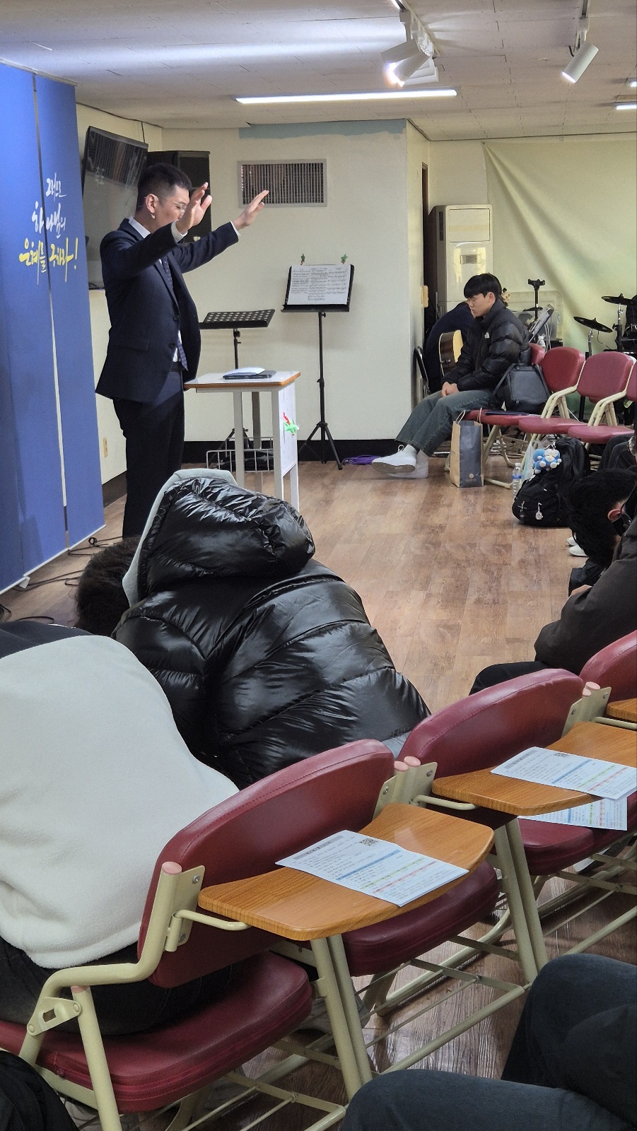 KakaoTalk_20250212_205103133_08.jpg : 2월 9일 고등부 예배 사진입니다~