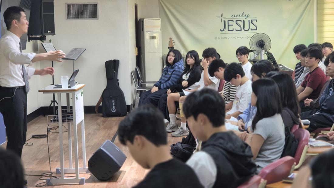 KakaoTalk_20251004_182747935_03.jpg : 9월 21일 고등부 예배 사진입니다~