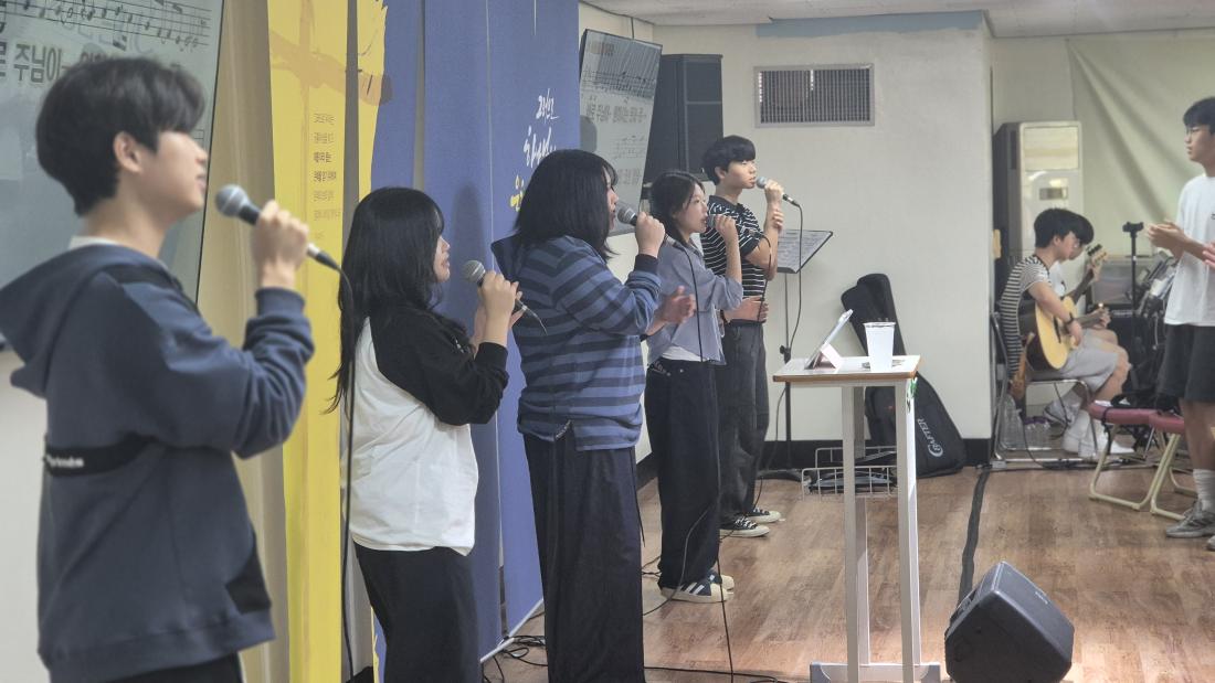 KakaoTalk_20251004_182747935.jpg : 9월 21일 고등부 예배 사진입니다~