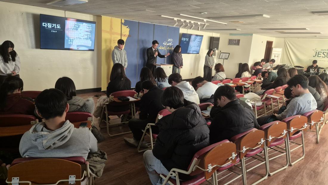 KakaoTalk_20260127_174711948_06.jpg : 1월 11일 고등부 예배 사진입니다~