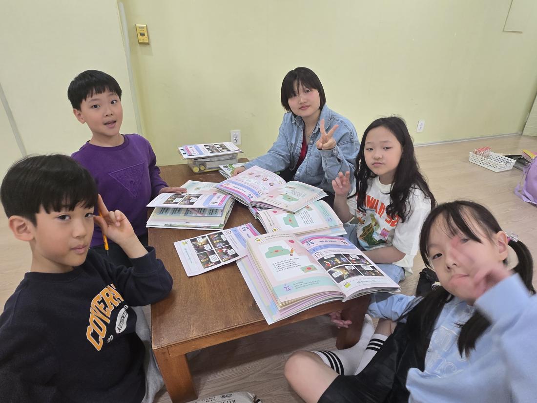 KakaoTalk_20250413_194250319_04.jpg : 4월 둘째주  유년부 모습입니다