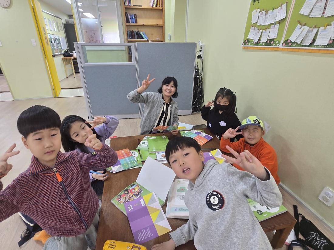 KakaoTalk_20250413_194250319_01.jpg : 4월 둘째주  유년부 모습입니다