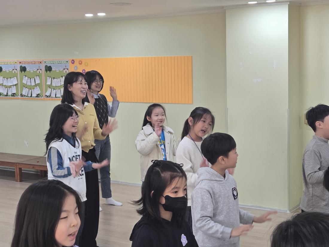 KakaoTalk_20250413_194507696_04.jpg : 4월 둘째주  유년부 모습입니다