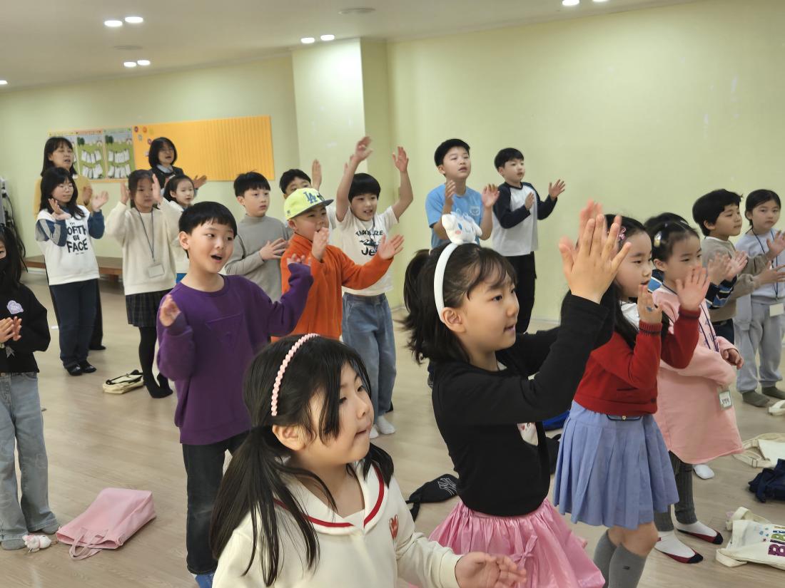 KakaoTalk_20250413_194507696_11.jpg : 4월 둘째주  유년부 모습입니다