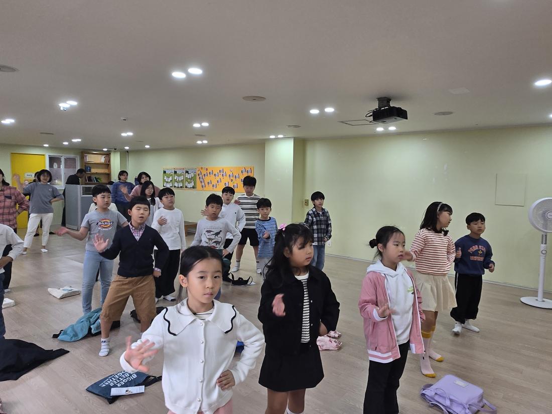 KakaoTalk_20251026_141210056_18.jpg : 10월 마지막주 유년부입니다^^