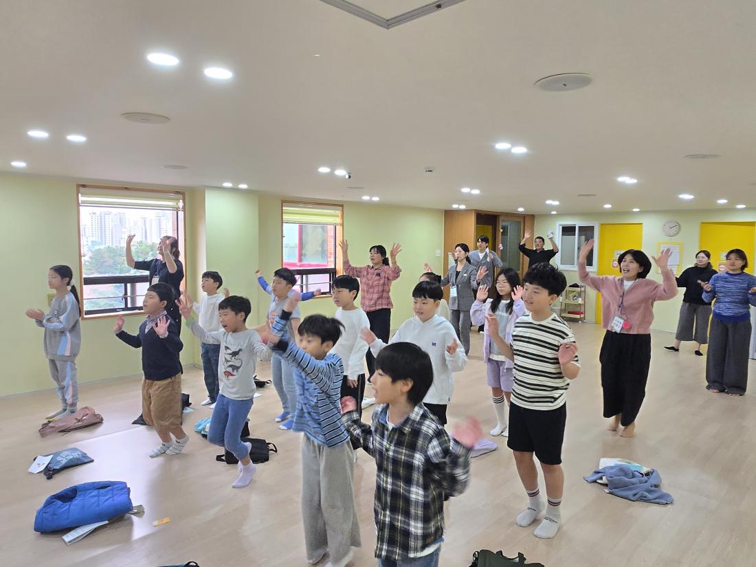 KakaoTalk_20251026_141210056_16.jpg : 10월 마지막주 유년부입니다^^