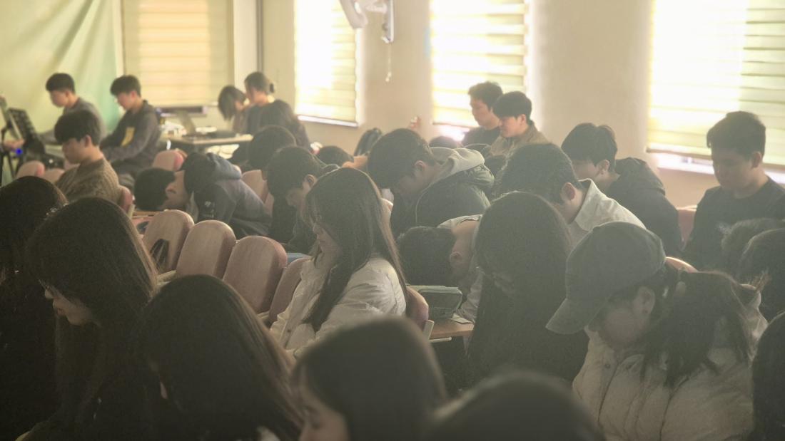 KakaoTalk_20260131_143654454_06.jpg : 1월 18일 고등부 예배 사진입니다~