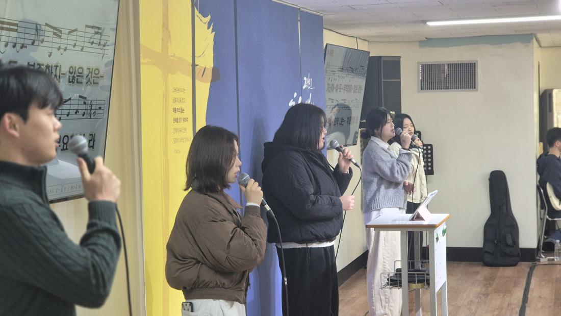 KakaoTalk_20260131_143654454_01.jpg : 1월 18일 고등부 예배 사진입니다~