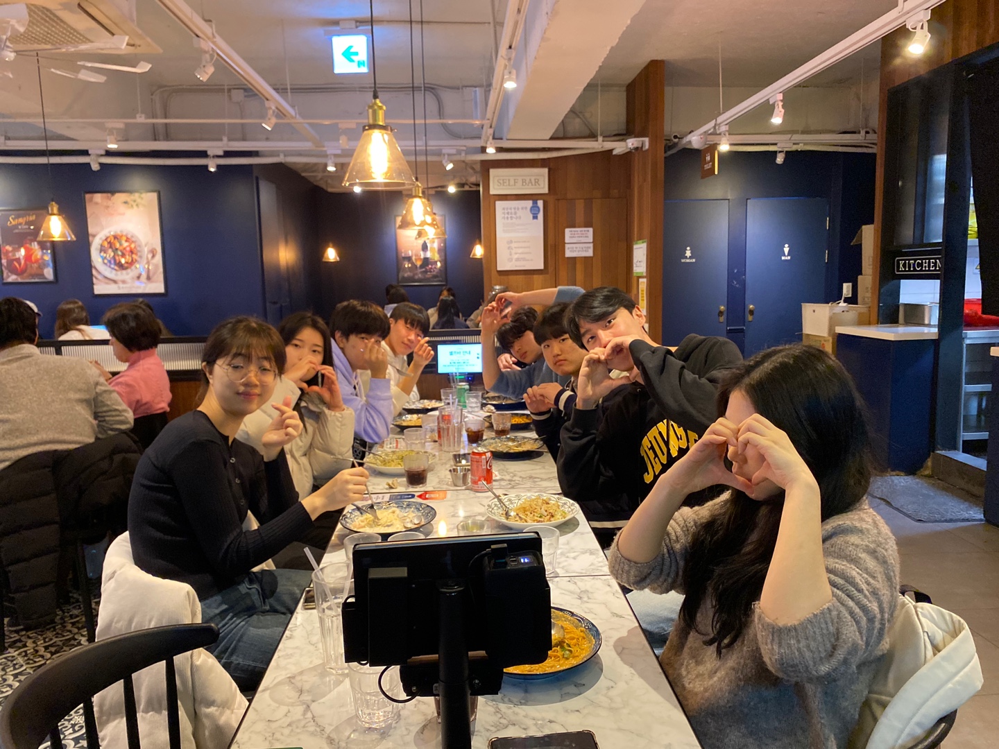 KakaoTalk_20240218_133550769_01.jpg : 고등부 겨울수련회 3일차 주일, 아웃팅과 조별미션 사진입니다.