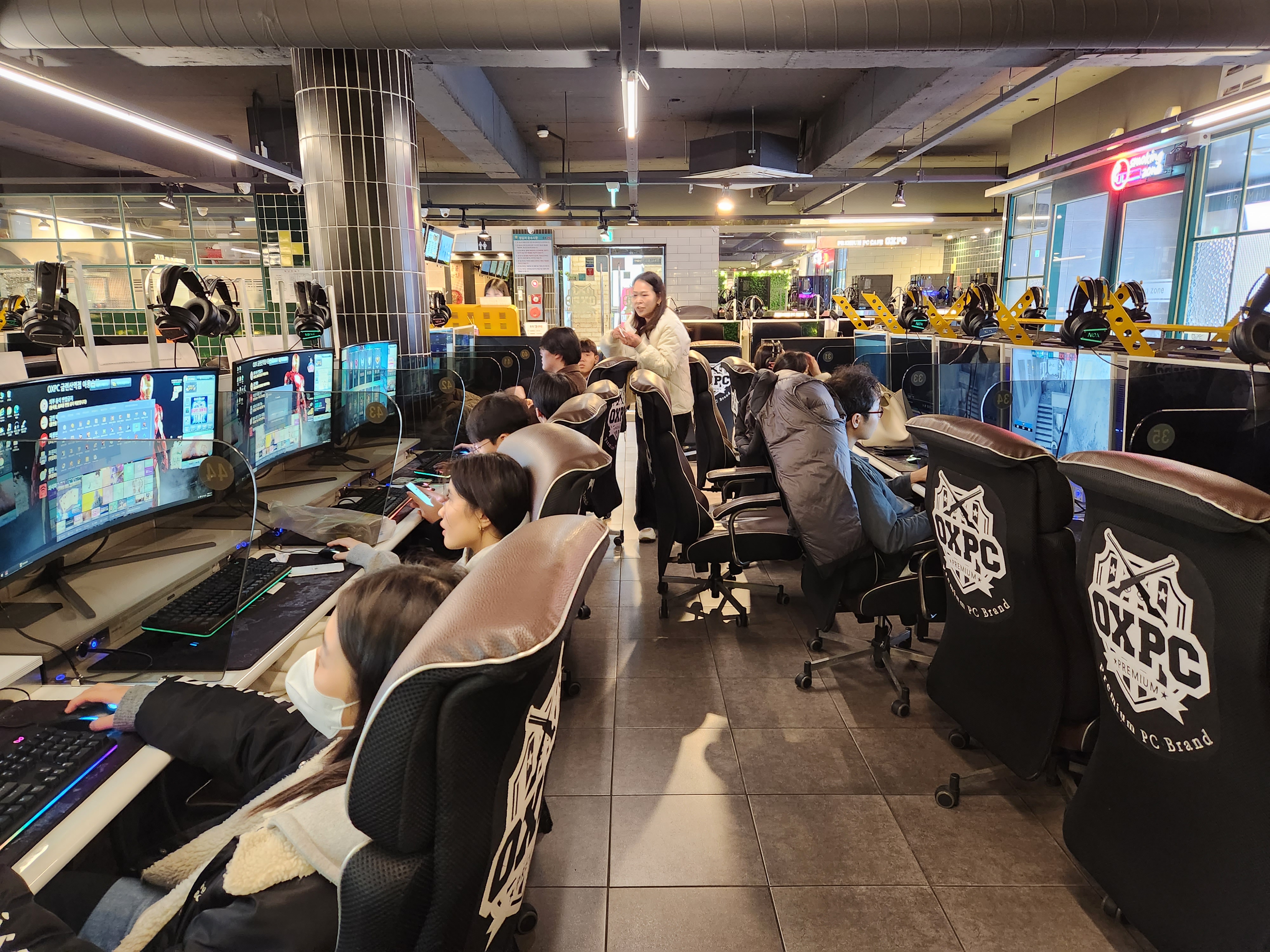 KakaoTalk_20240218_124329456.jpg : 고등부 겨울수련회 3일차 주일, 아웃팅과 조별미션 사진입니다.