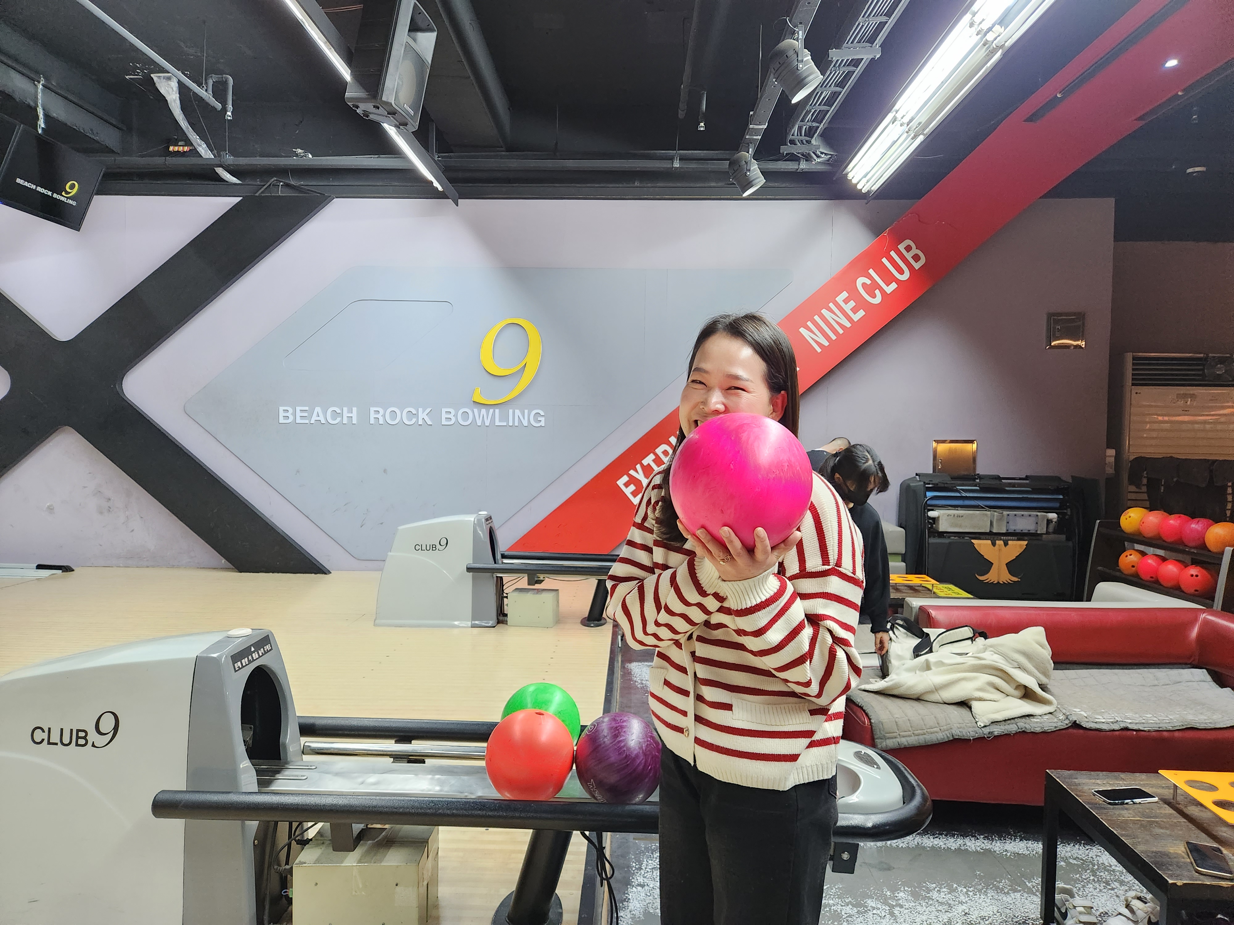 KakaoTalk_20240218_133610432.jpg : 고등부 겨울수련회 3일차 주일, 아웃팅과 조별미션 사진입니다.
