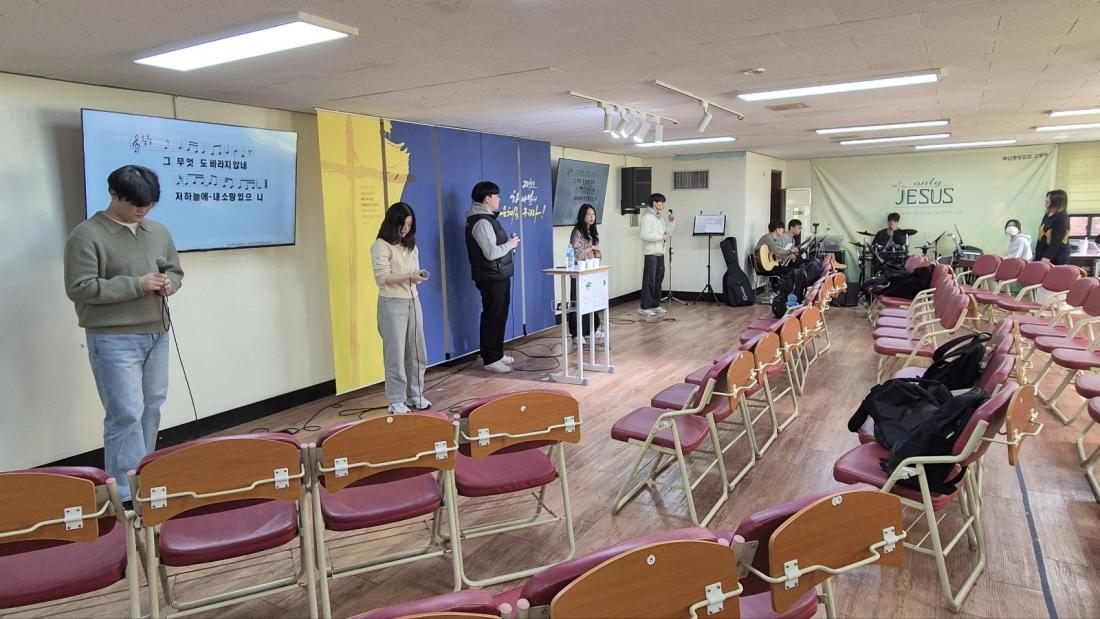 KakaoTalk_20250331_105322376.jpg : 3월 30일 고등부 예배 사진입니다~