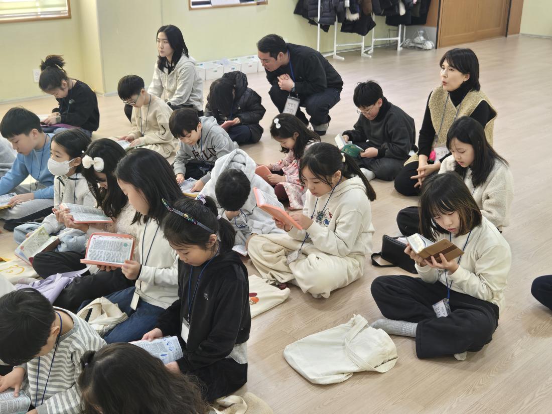 KakaoTalk_20260201_121921045_29.jpg : 2월1주 유년부 예배모습입니다^^