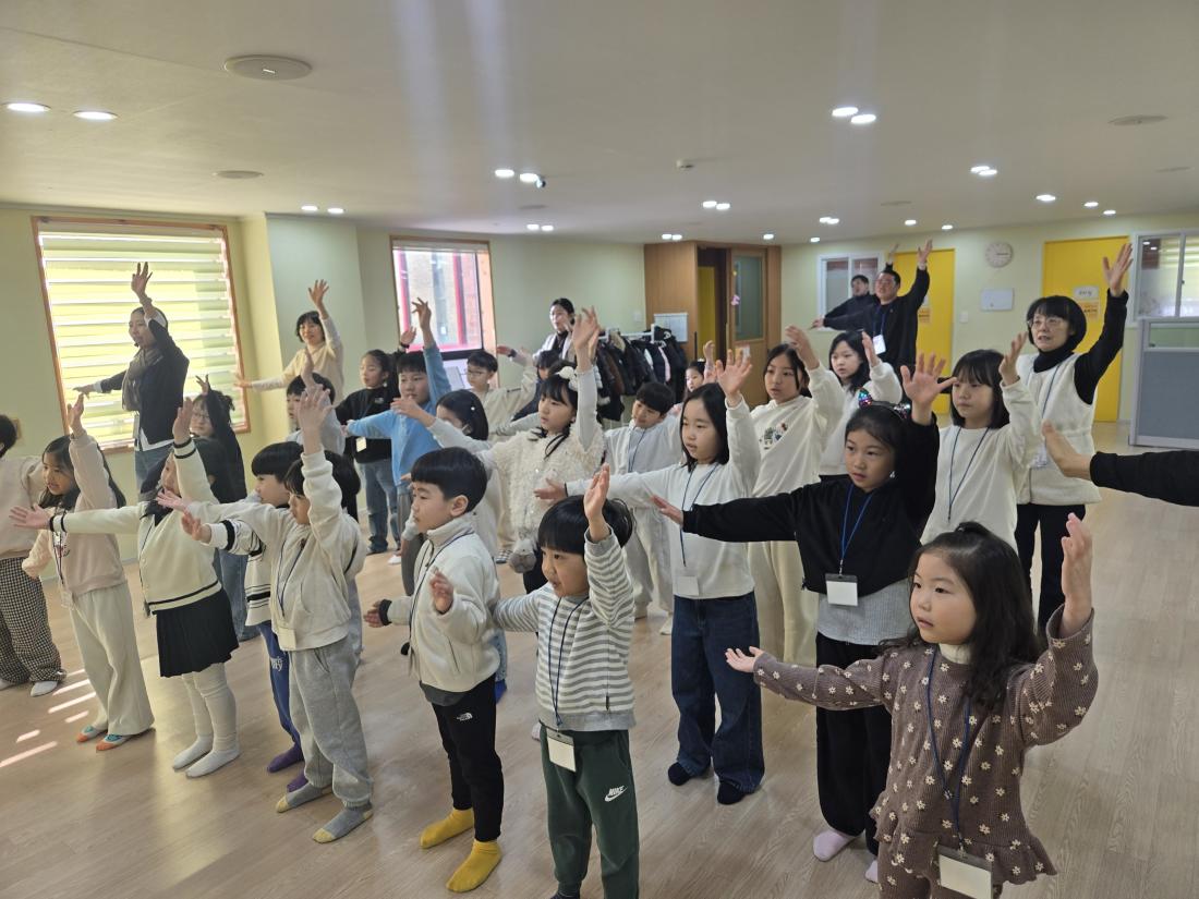 KakaoTalk_20260201_121921045_17.jpg : 2월1주 유년부 예배모습입니다^^